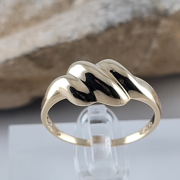 ❤️10k Size 8.25 Precious Solid Yellow Gold Grooved Puffy Band Ring! 👌🎁 - Picture 4 of 12